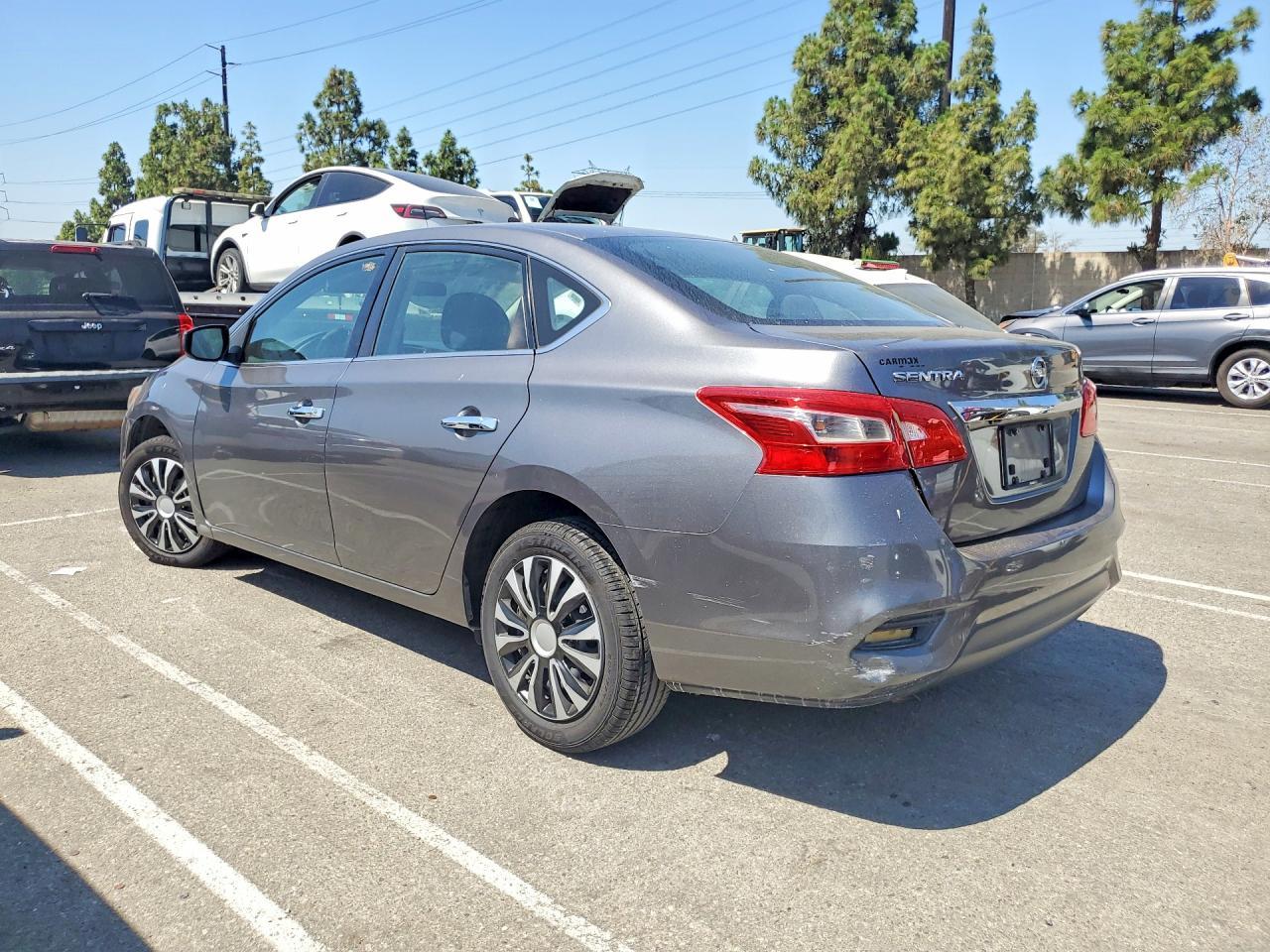 2018 Nissan Sentra S - Фото 2