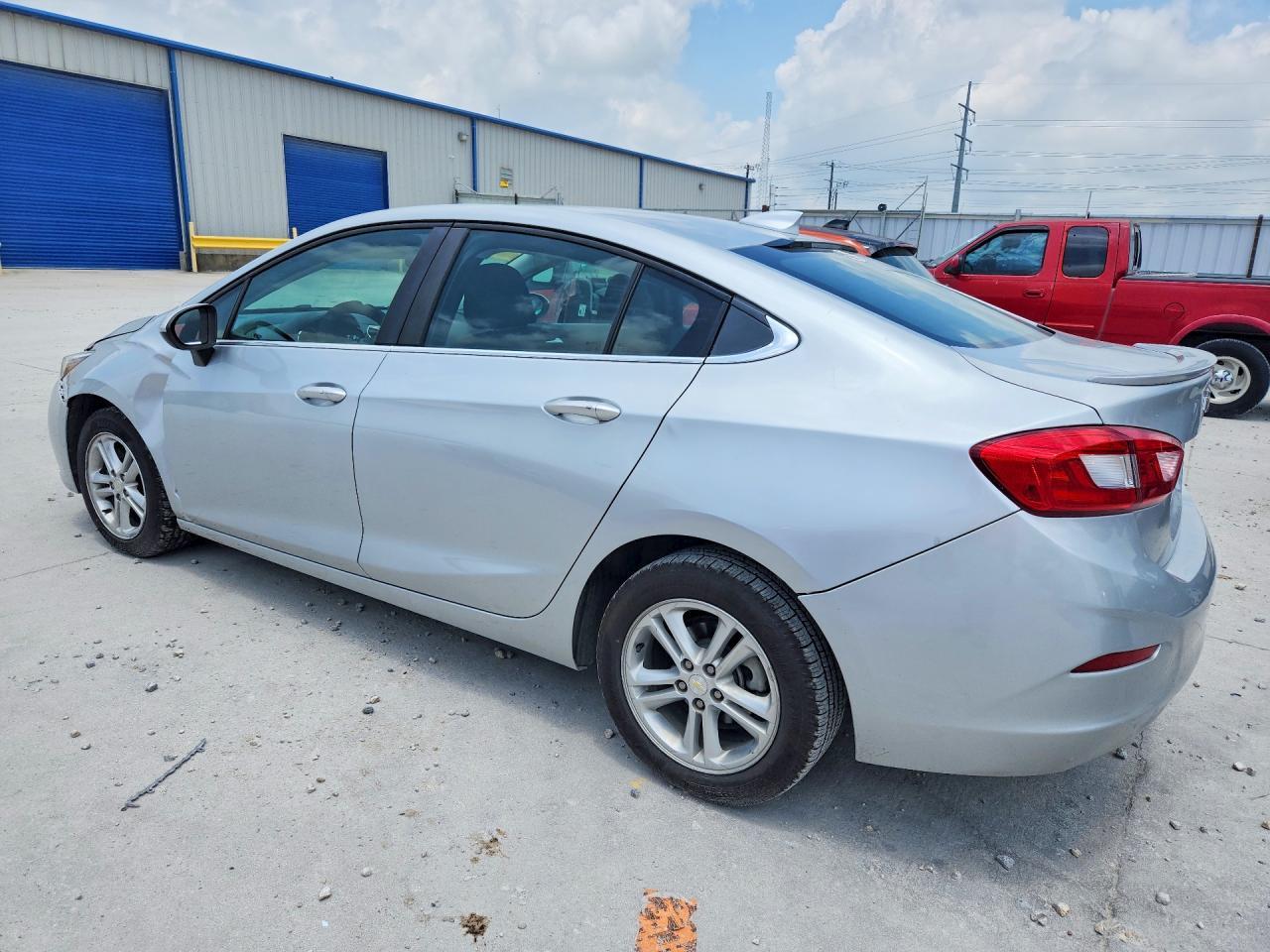 2018 Chevrolet Cruze Lt - Фото 2