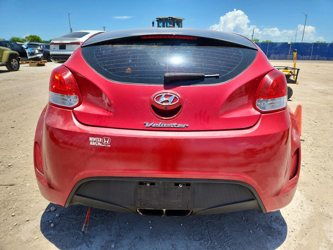 2016 Hyundai Veloster Base - Image 6