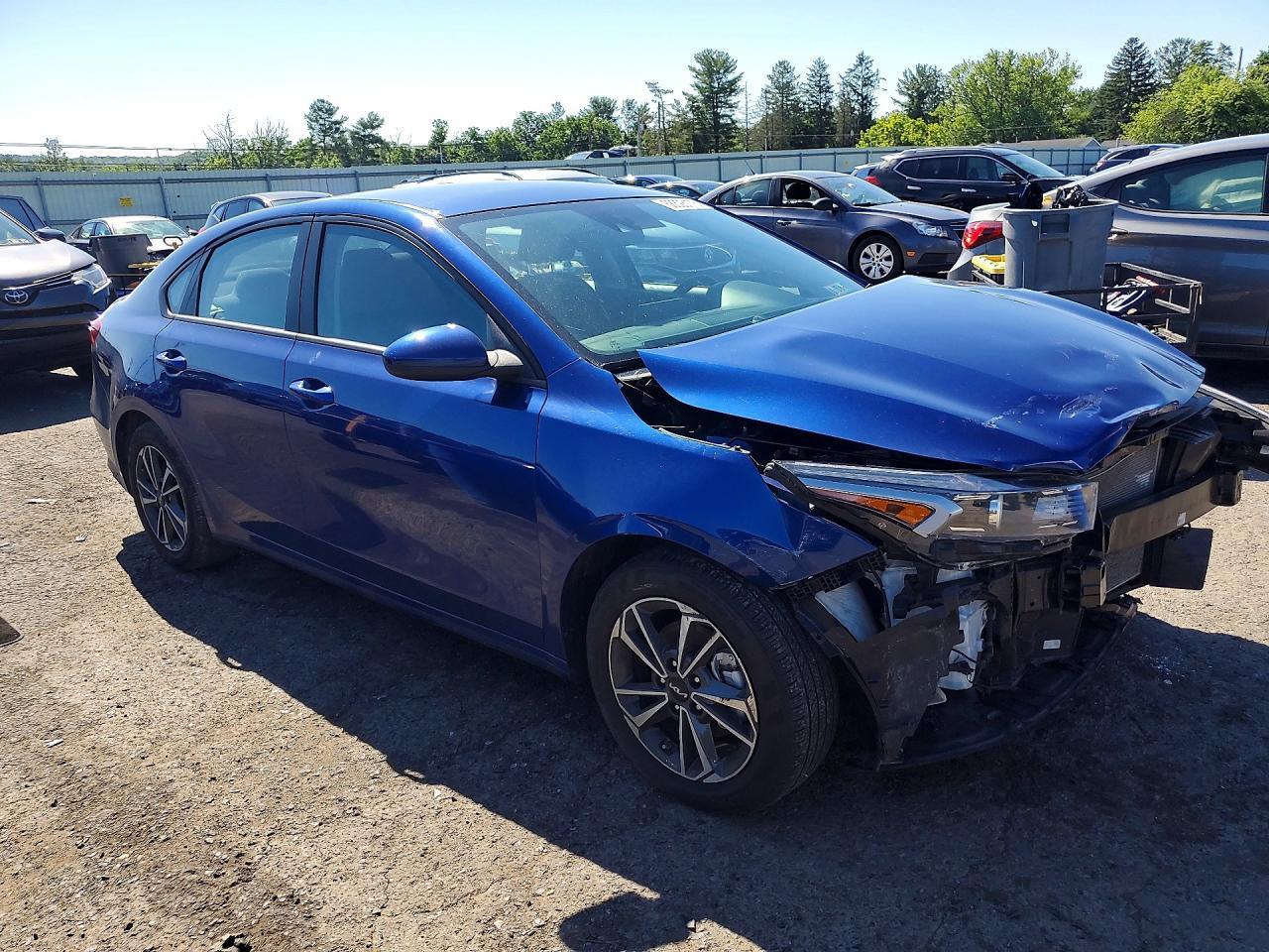 2024 Kia Forte Lxs - Image 4