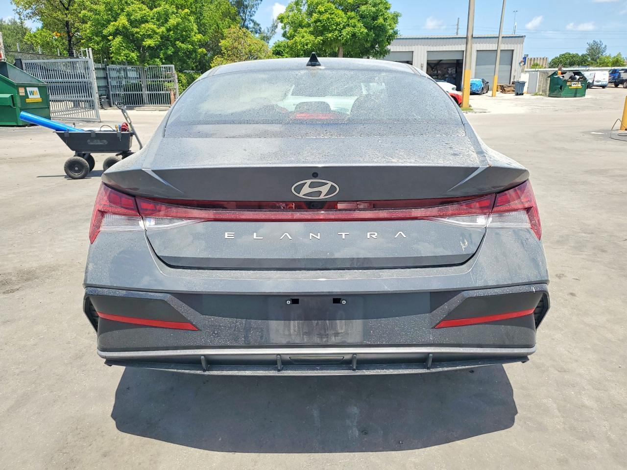2025 Hyundai Elantra Sel - Фото 6