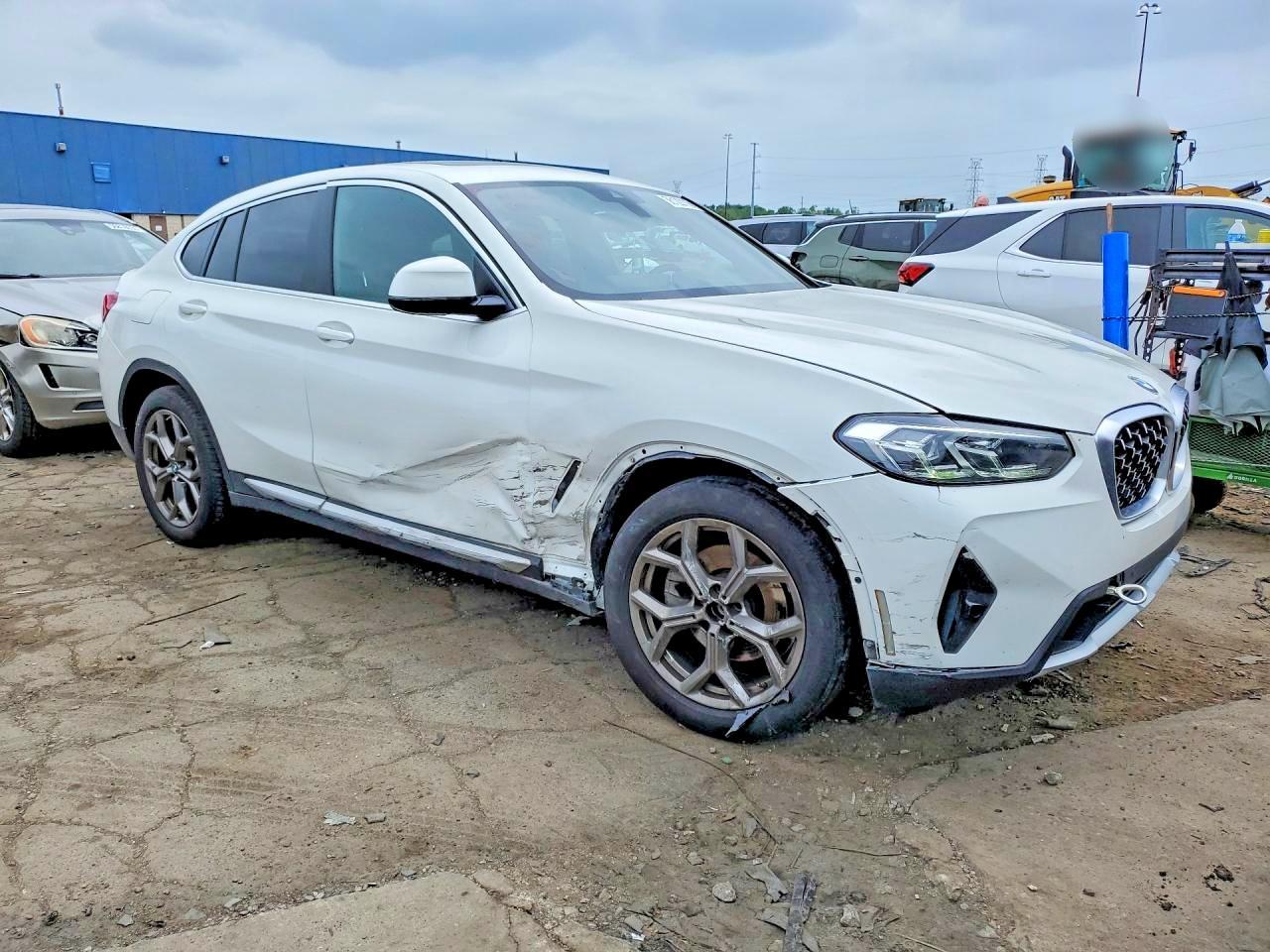 2024 BMW X4 xDrive30I - Image 4