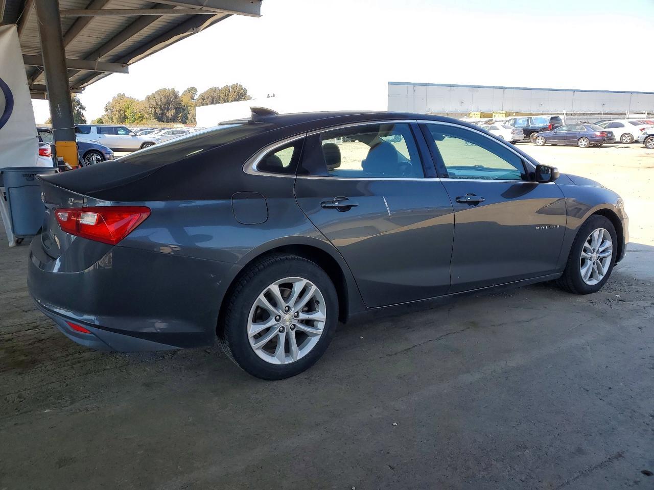 2016 Chevrolet Malibu Lt - Image 3