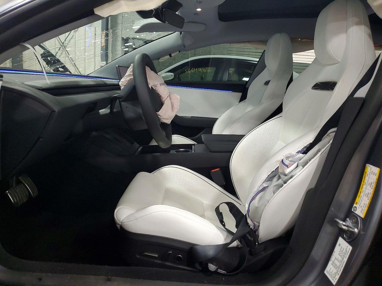 2025 Tesla Model 3 - Фото 7