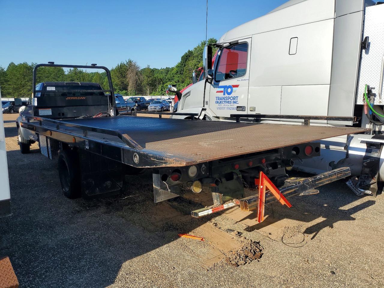 2018 Ram 5500 - Image 2