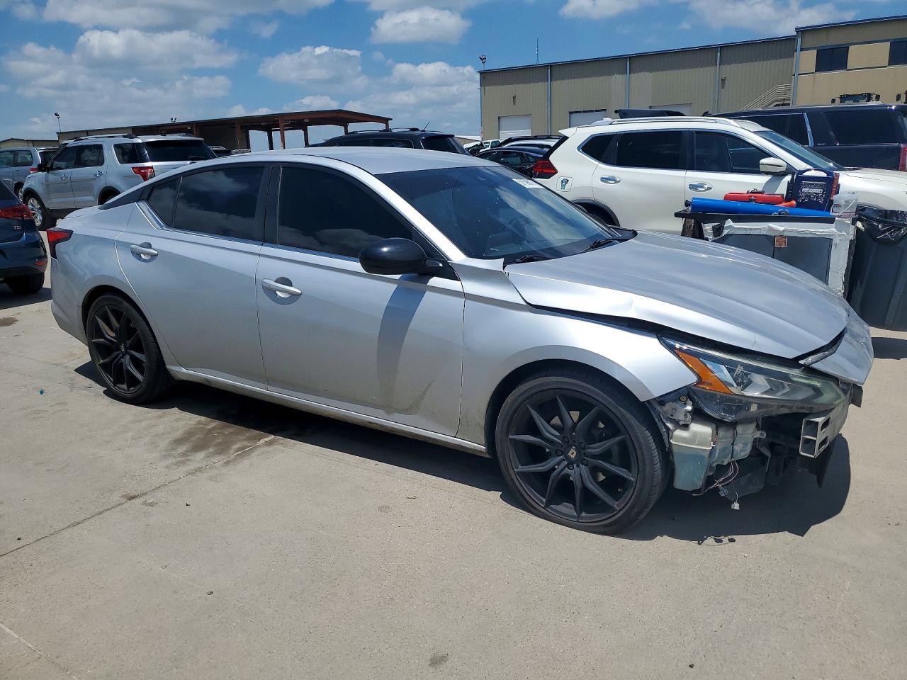 2020 Nissan Altima Sr - Фото 4