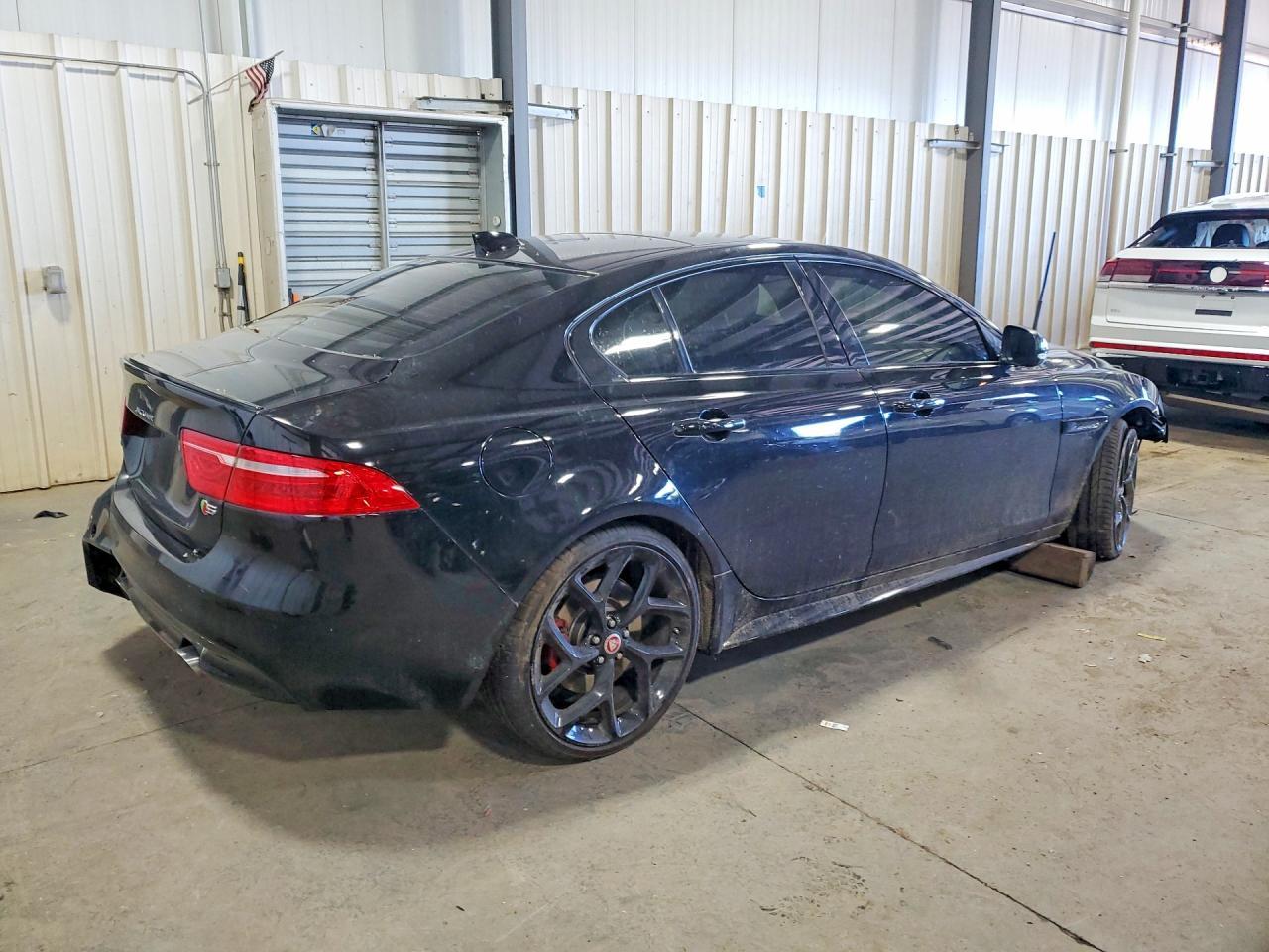 2019 Jaguar Xe S - Image 3