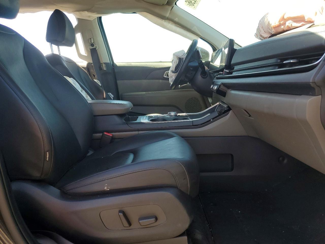 2025 Kia Carnival Ex - Image 7