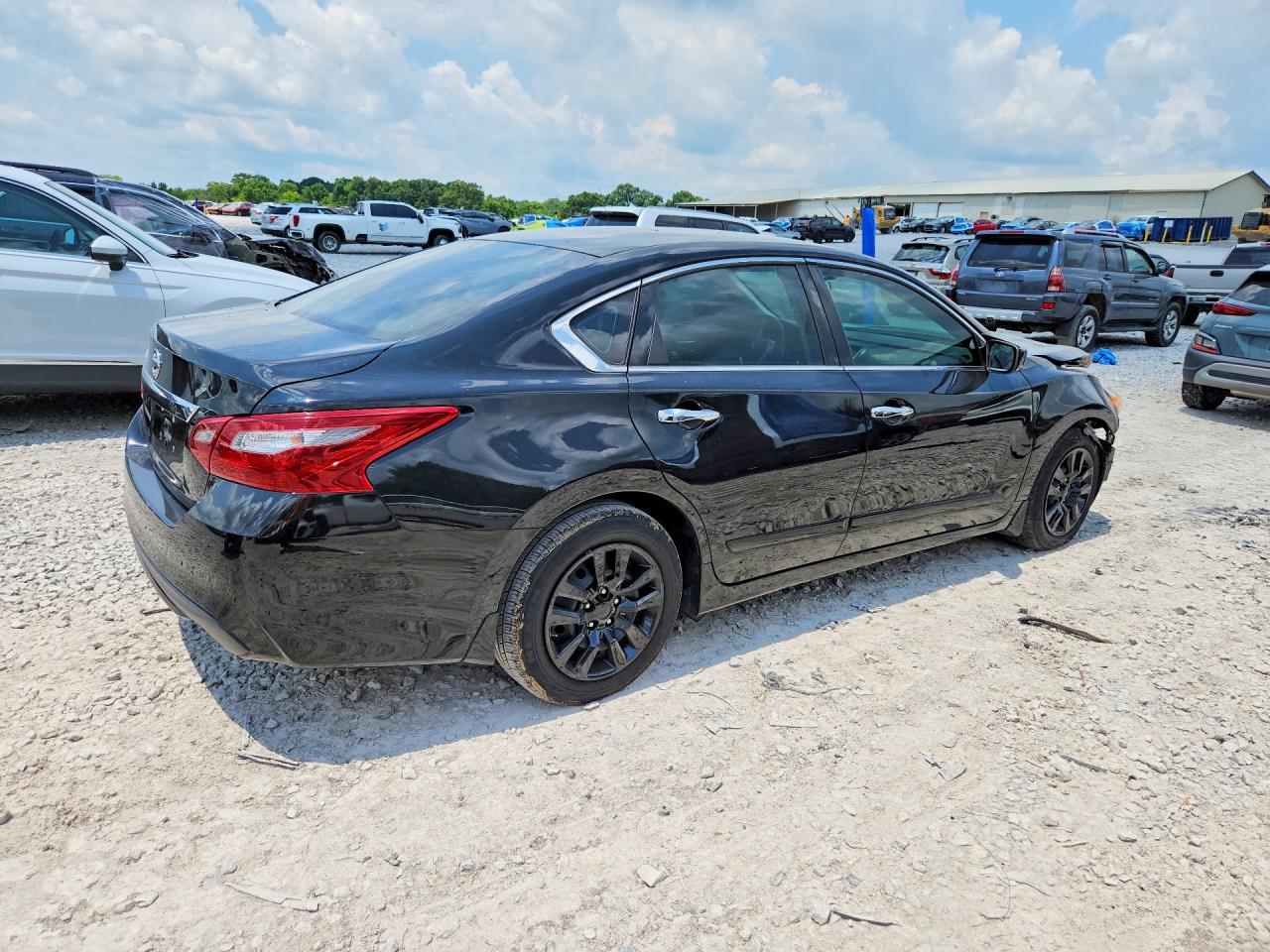 2018 Nissan Altima 2.5 S - Фото 3