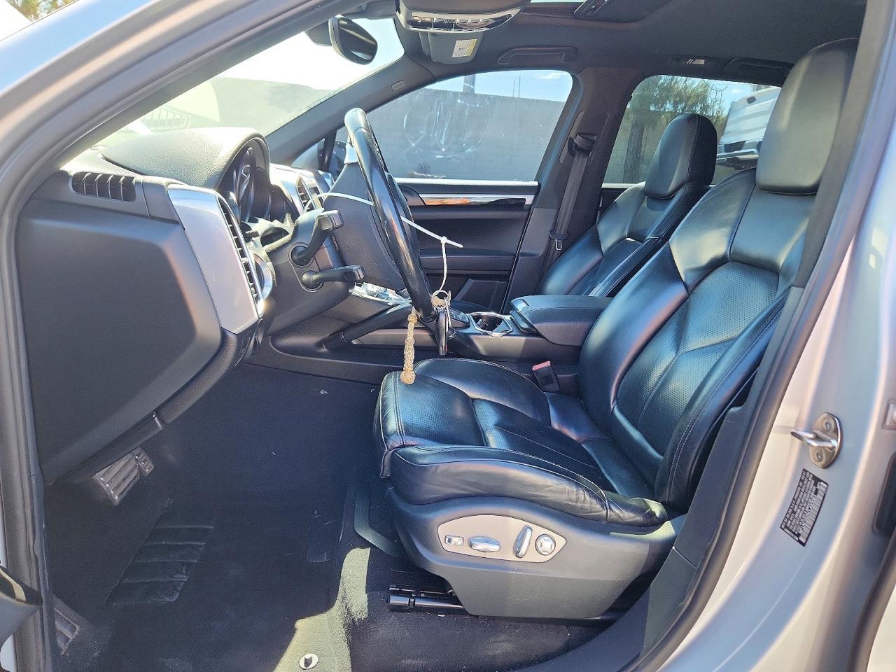 2012 Porsche Cayenne S Hybrid - Image 7