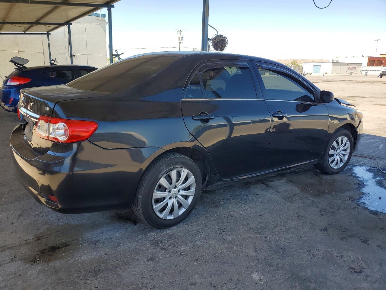 2013 Toyota Corolla Le - Image 3