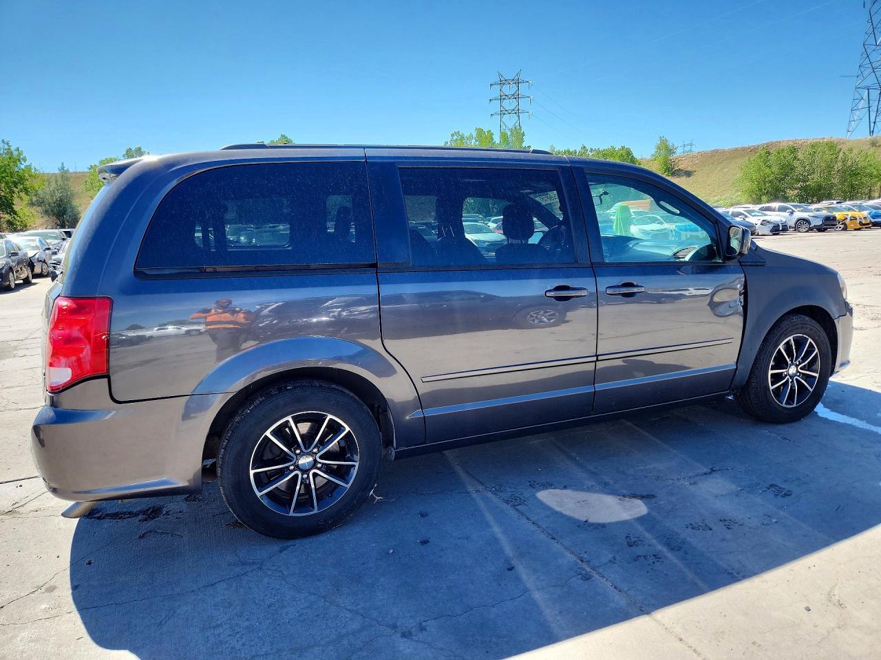 2016 Dodge Grand Caravan R - Image 3