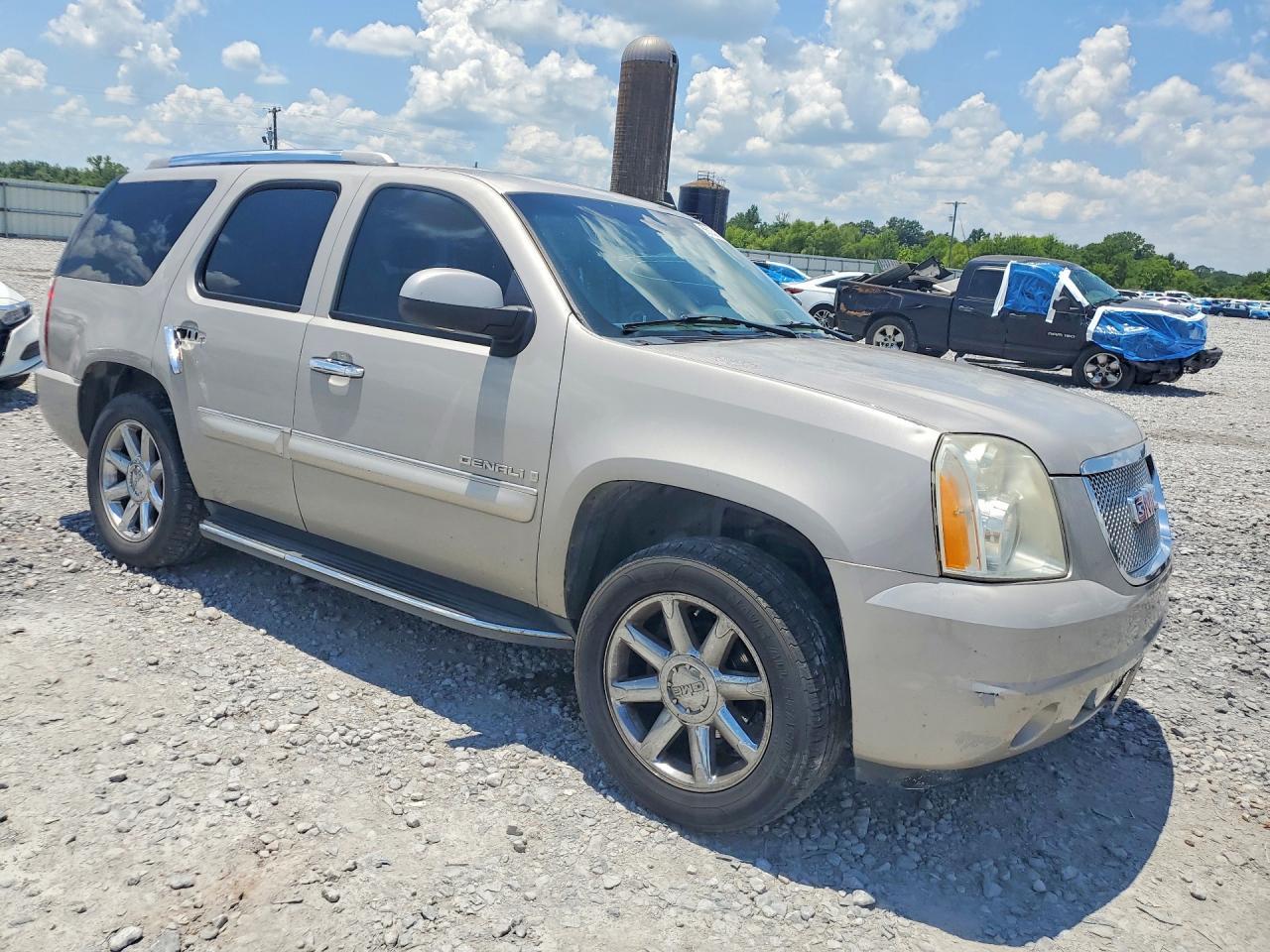 2007 GMC Yukon Denali - Фото 4