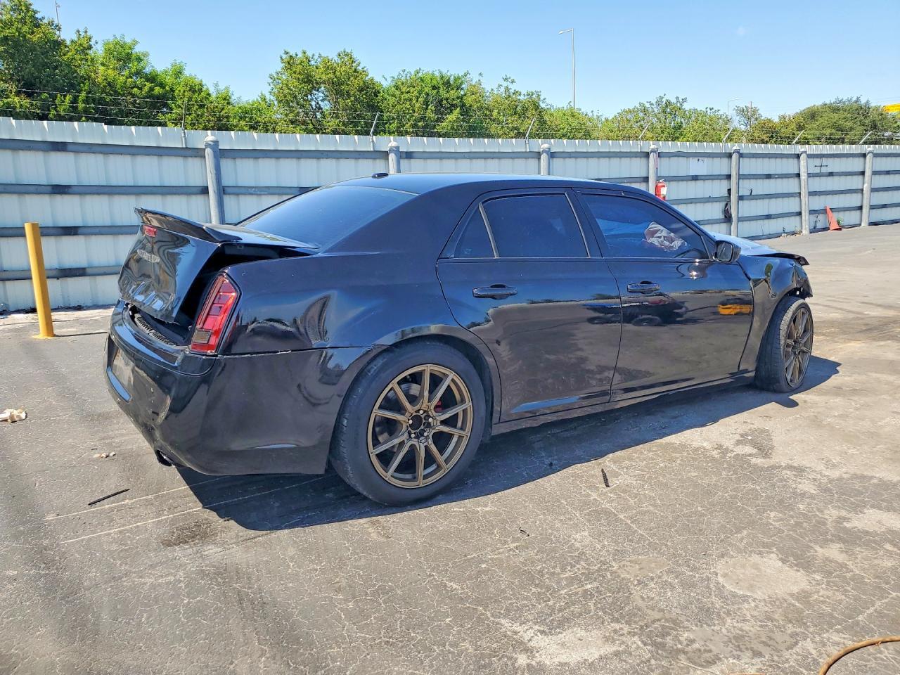 2014 Chrysler 300 - Фото 3