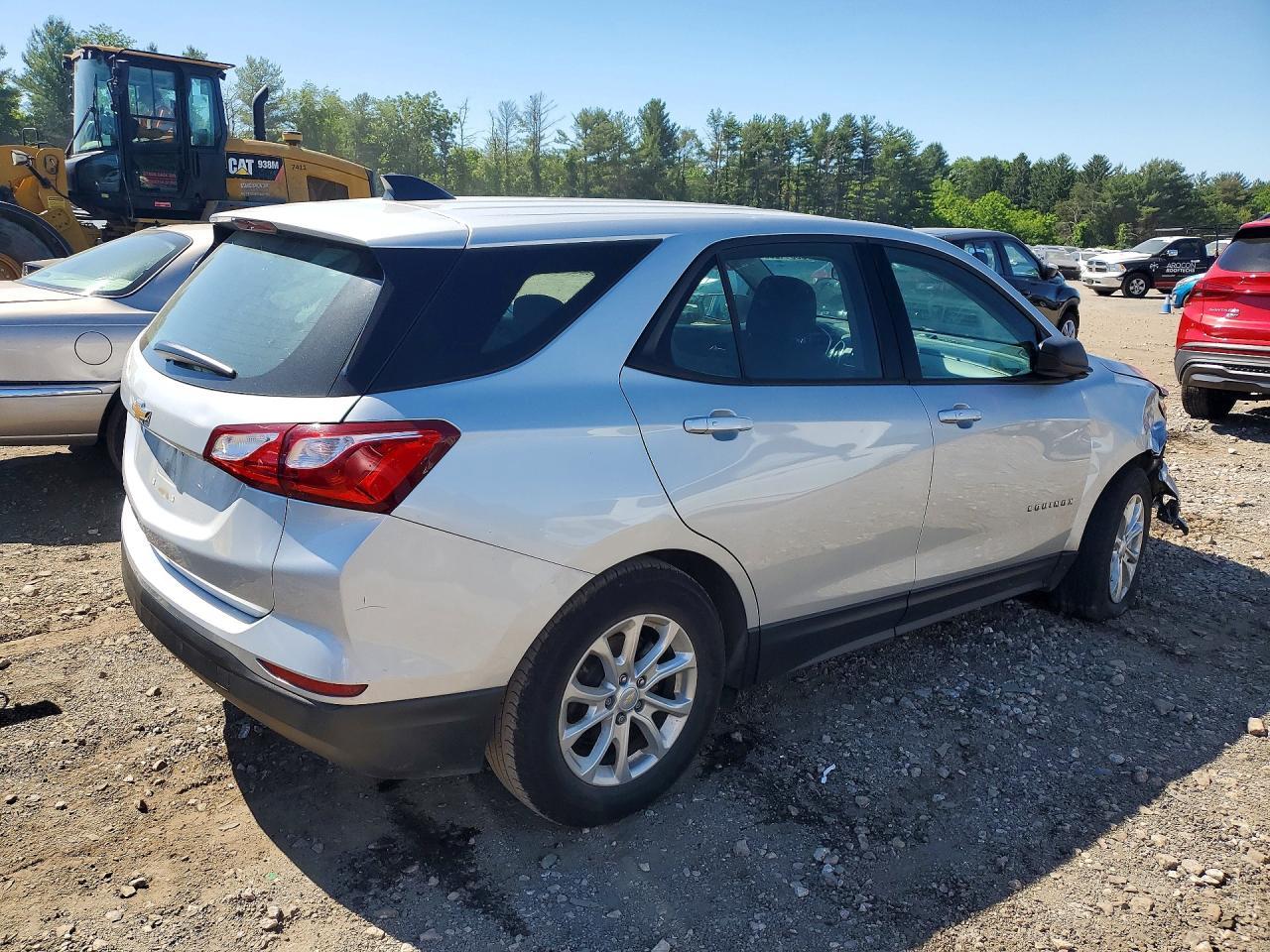 2019 Chevrolet Equinox Ls - Image 3