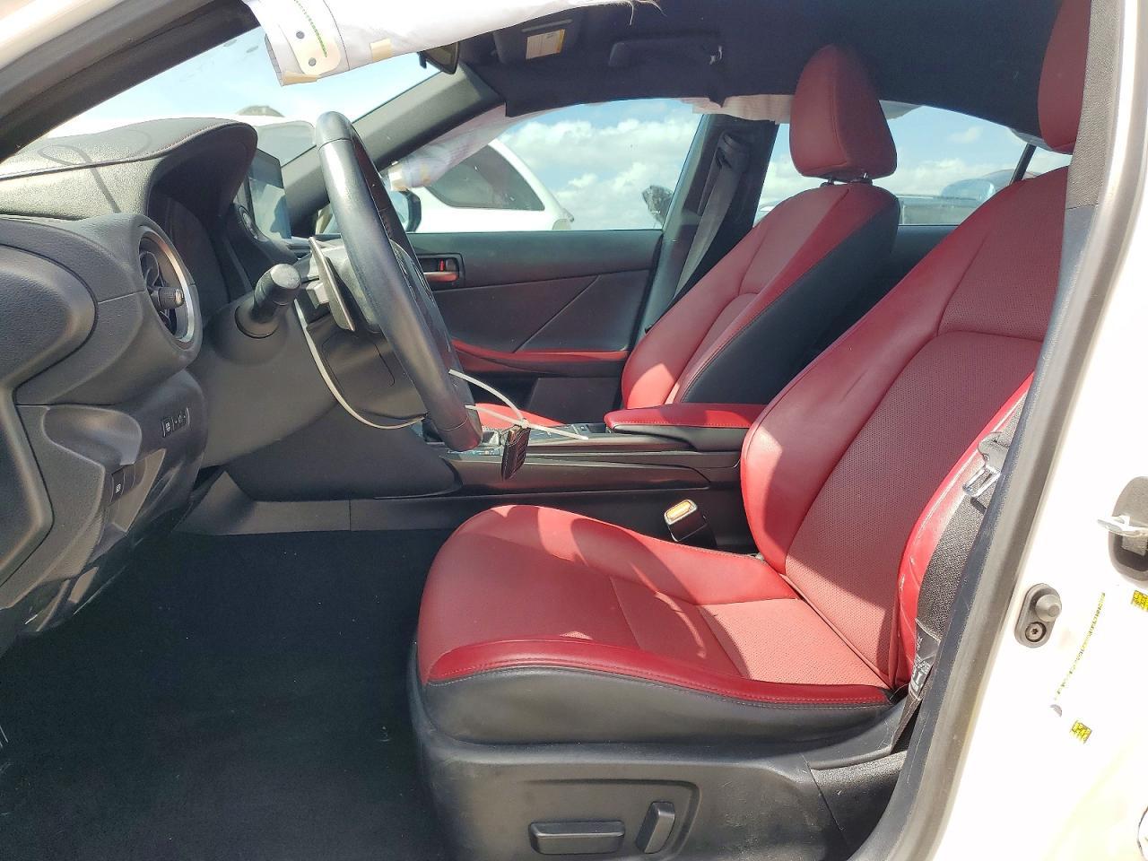 2022 Lexus Is 300 - Image 7