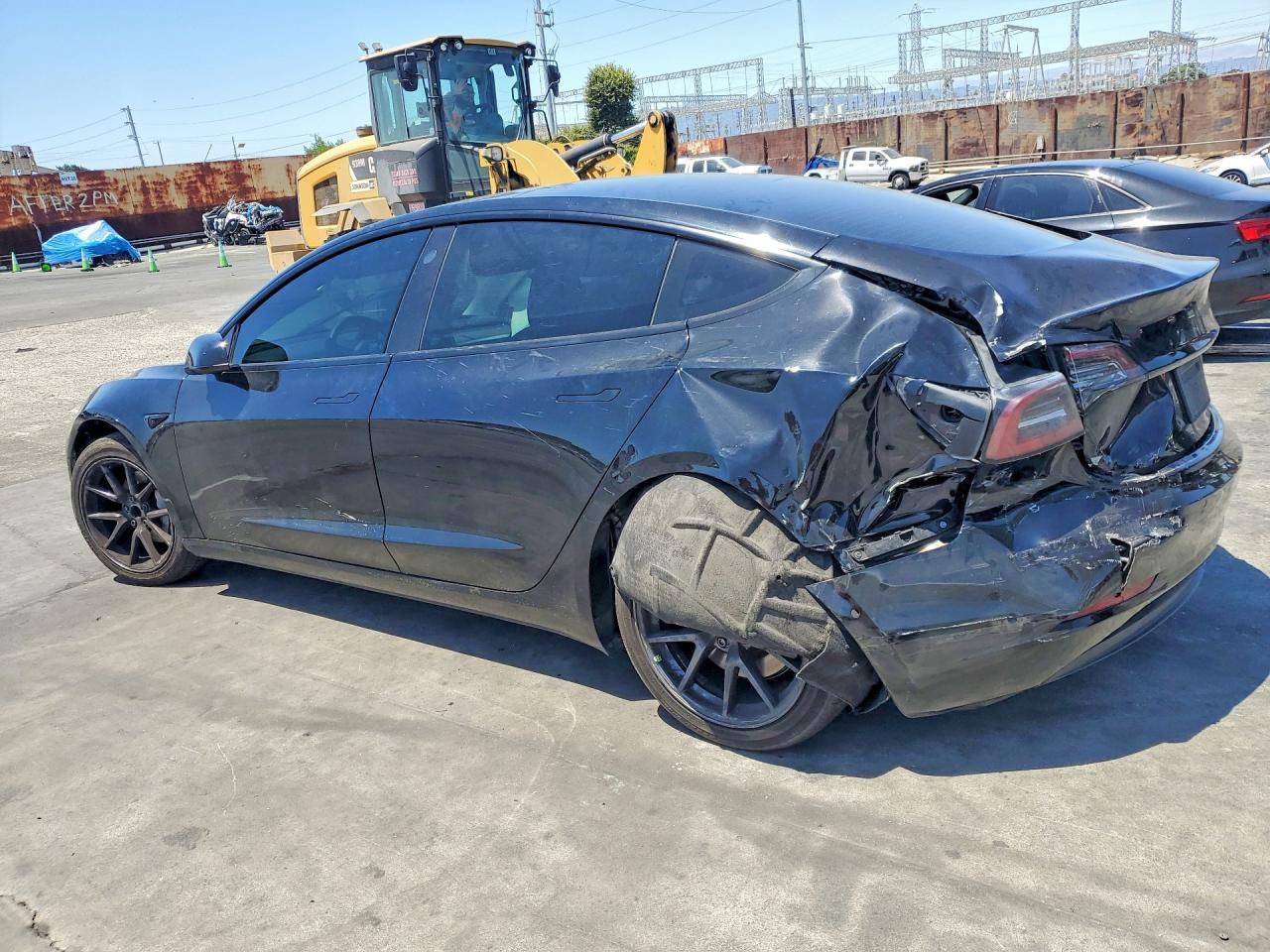 2022 Tesla Model 3 - Фото 2