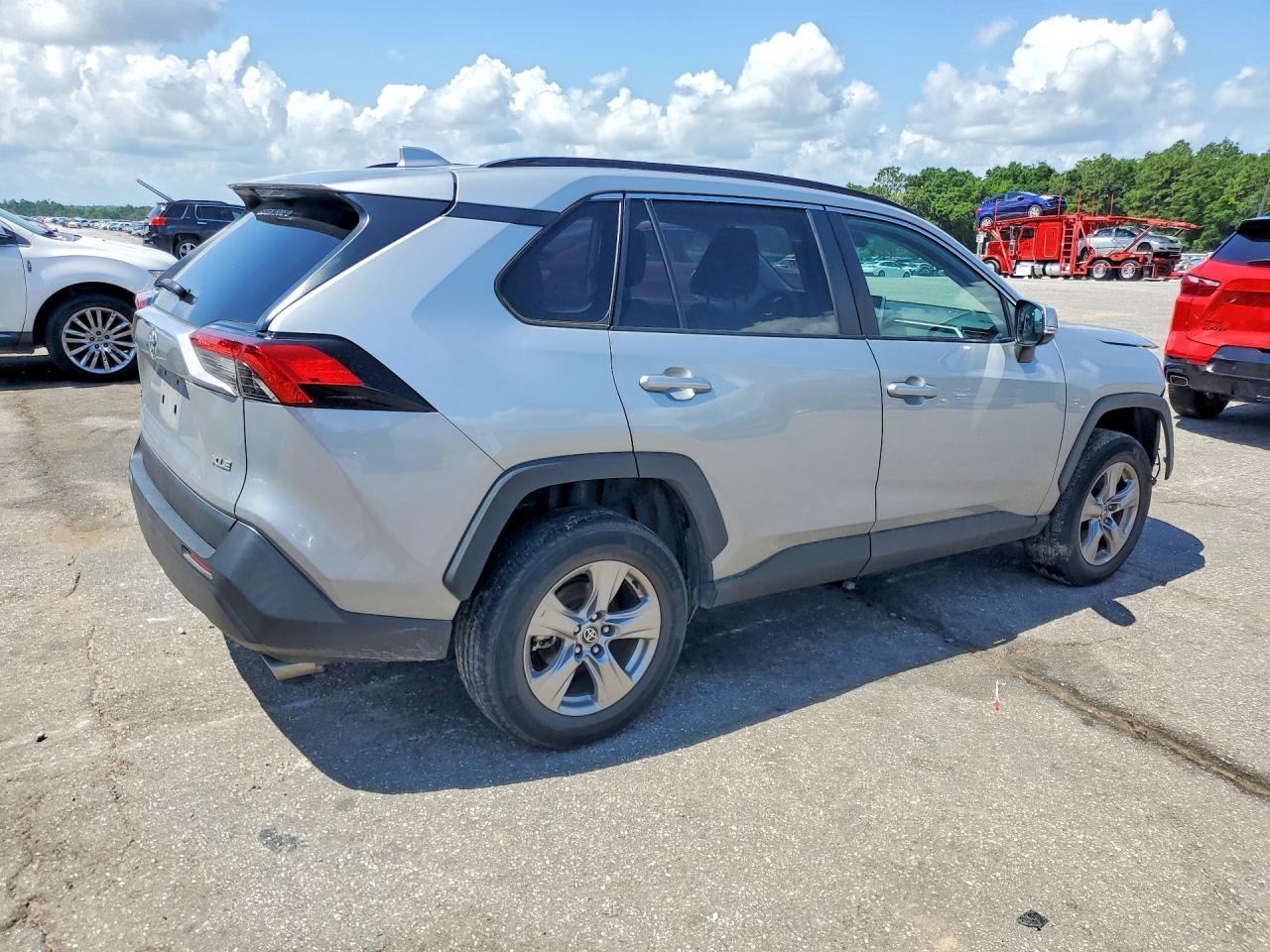 2023 Toyota Rav4 Xle - Image 3