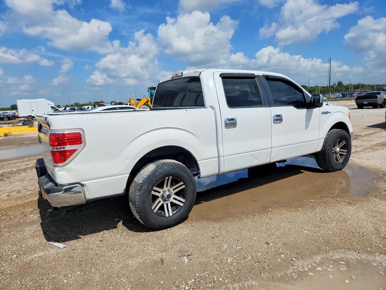 2013 Ford F150 Supercrew - Image 3