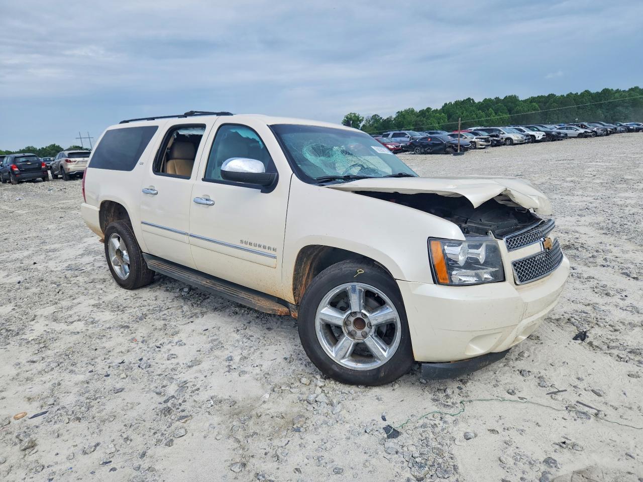 2013 Chevrolet Suburban C1500 Ltz - Image 4