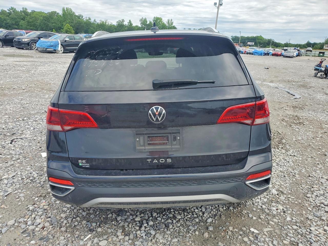 2024 Volkswagen Taos Se - Image 6