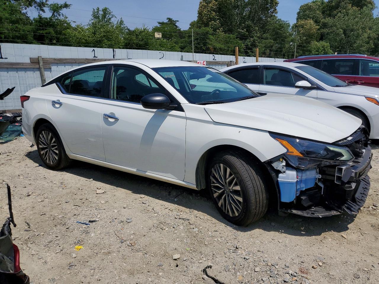 2025 Nissan Altima Sv - Image 4