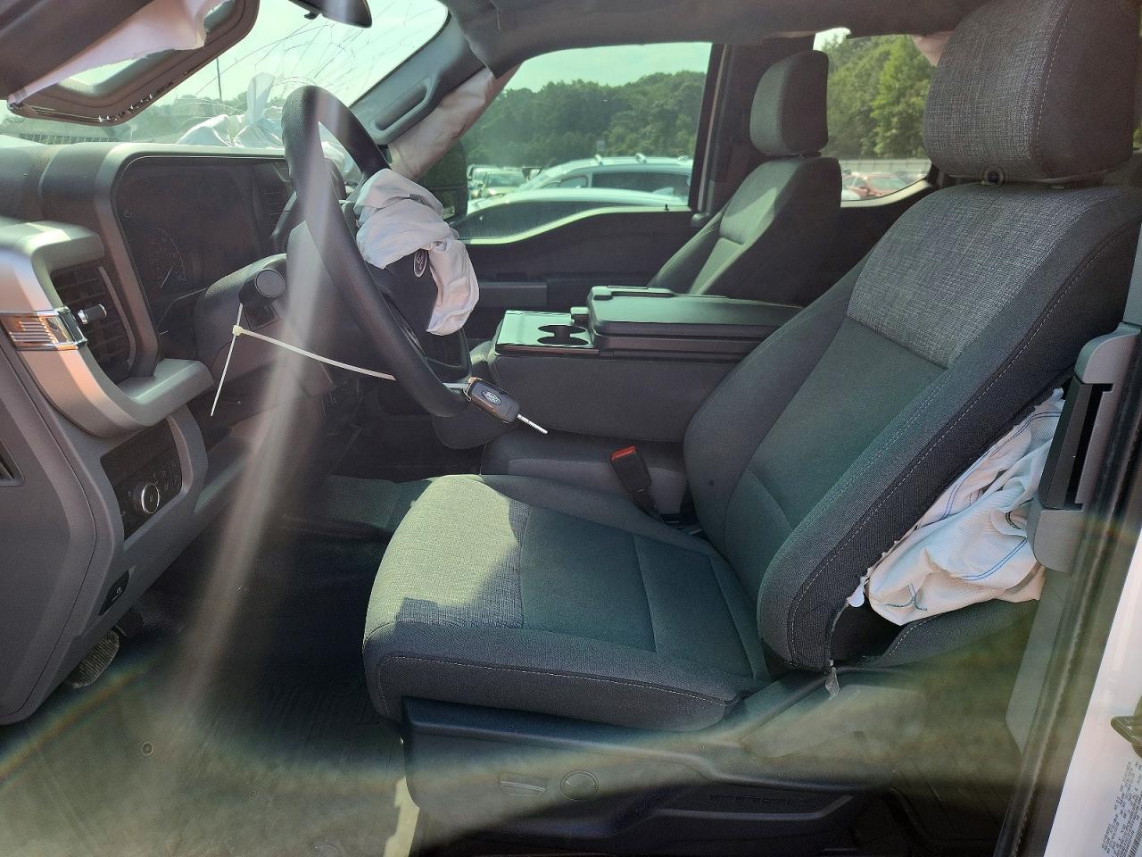 2025 Ford F350 Super Duty - Image 7