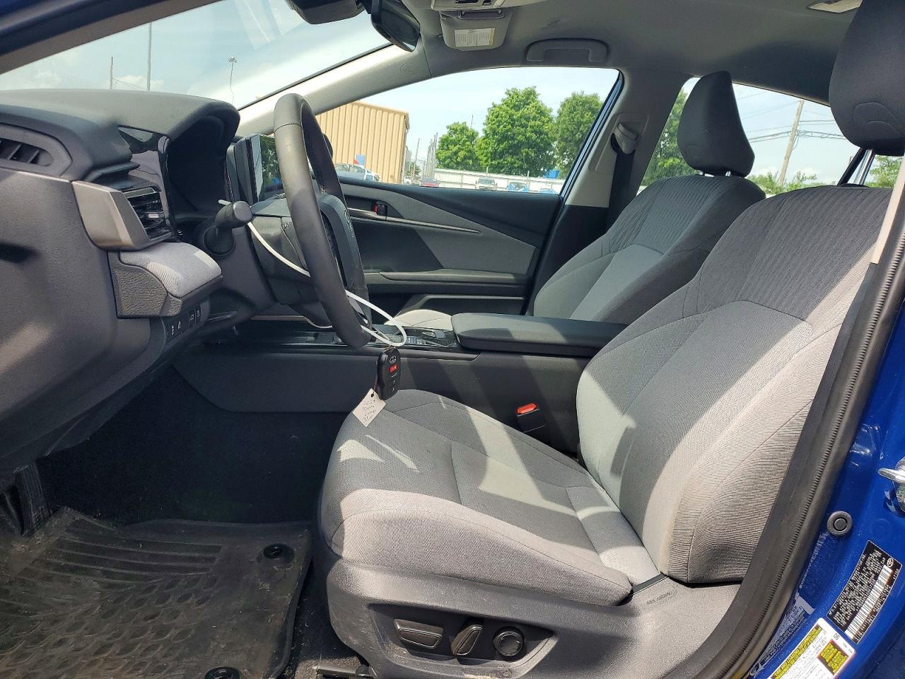 2025 Toyota Camry Le - Image 7