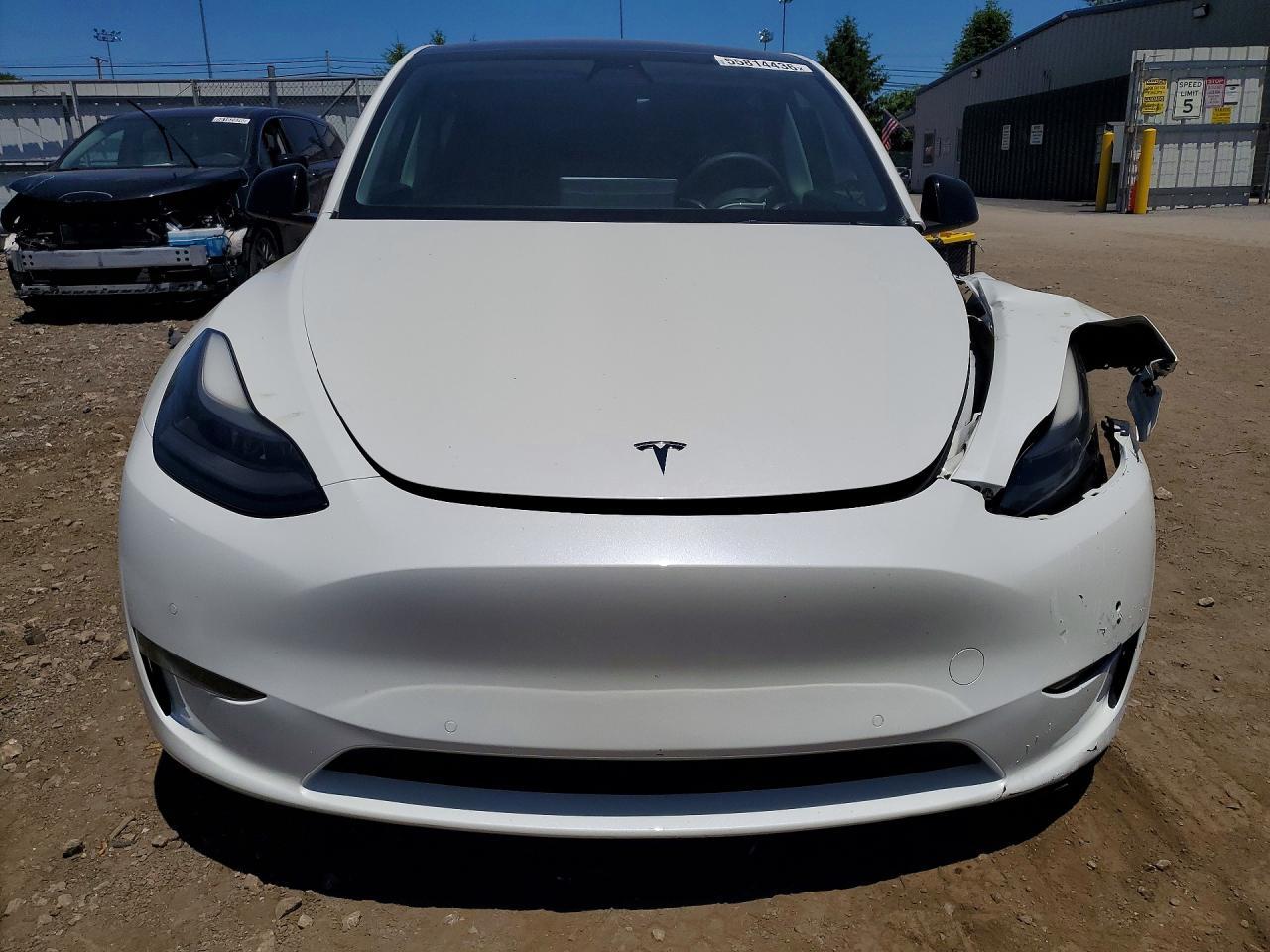 2022 Tesla Model Y - Image 5