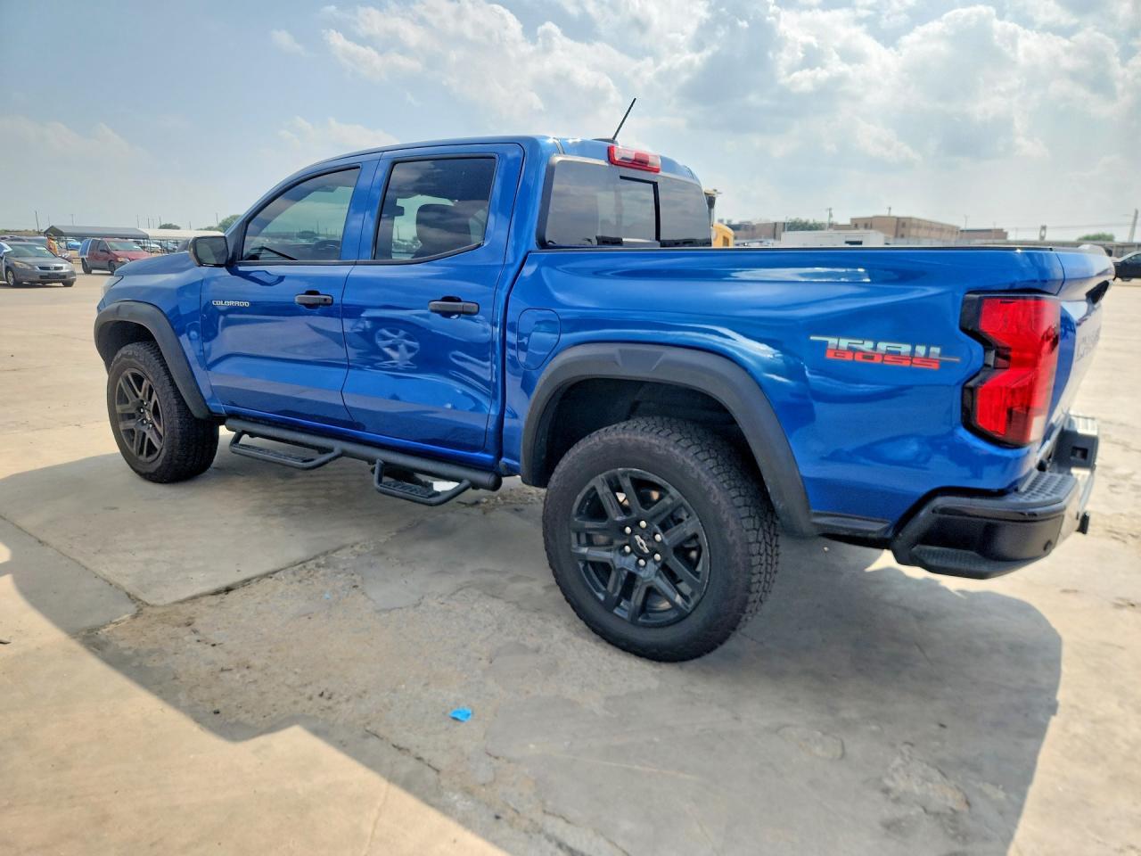 2023 Chevrolet Colorado Trail Boss - Фото 2