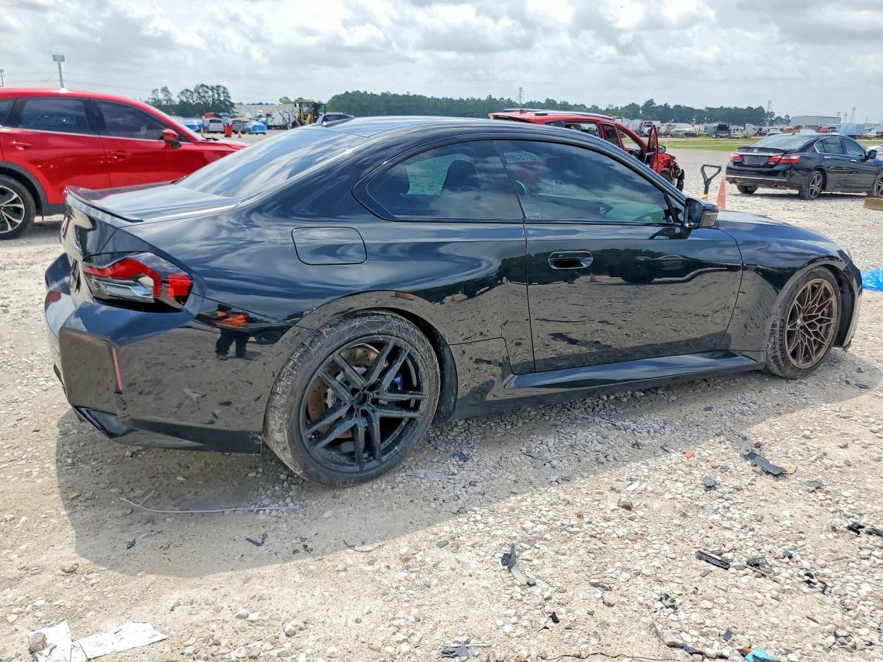 2025 BMW M2 - Фото 3