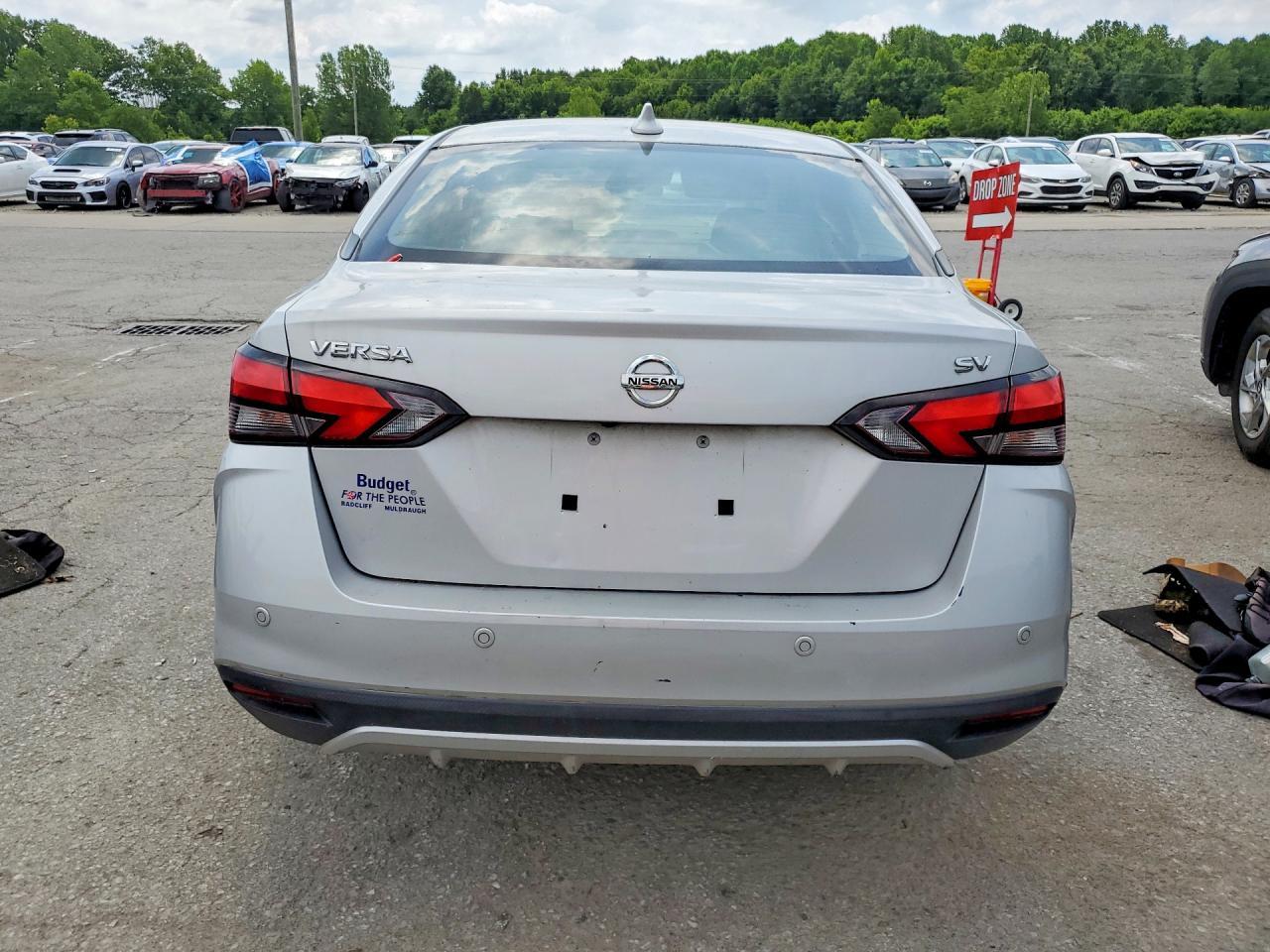 2020 Nissan Versa Sv - Image 6