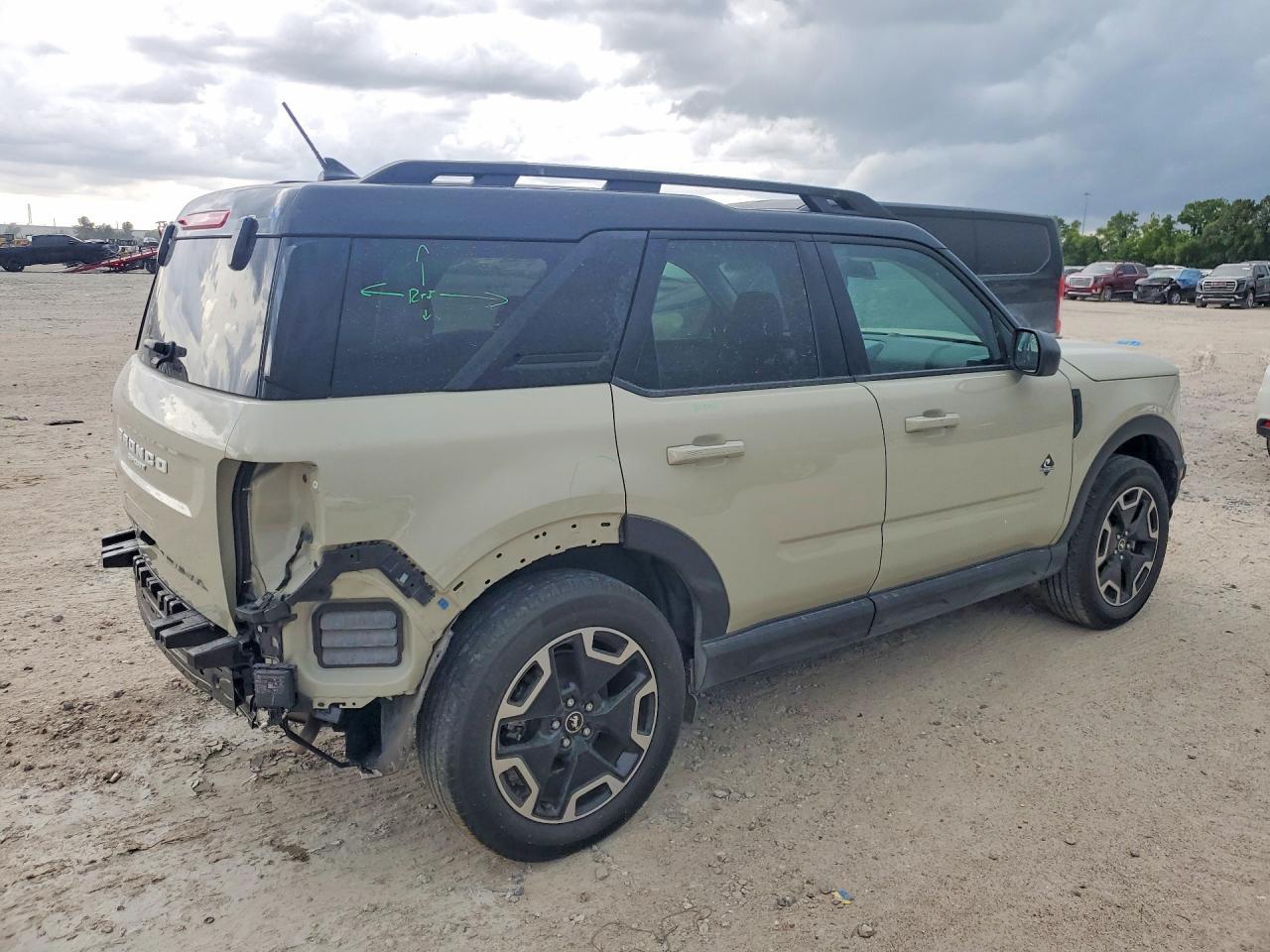 2024 Ford Bronco Sport Outer Banks - Image 3