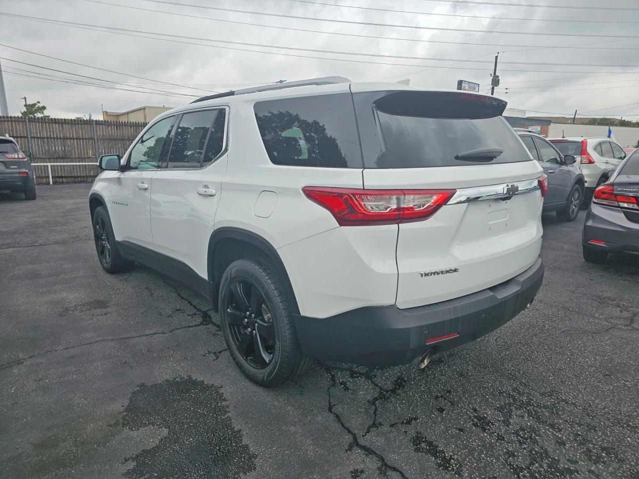 2018 Chevrolet Traverse Lt - Image 3