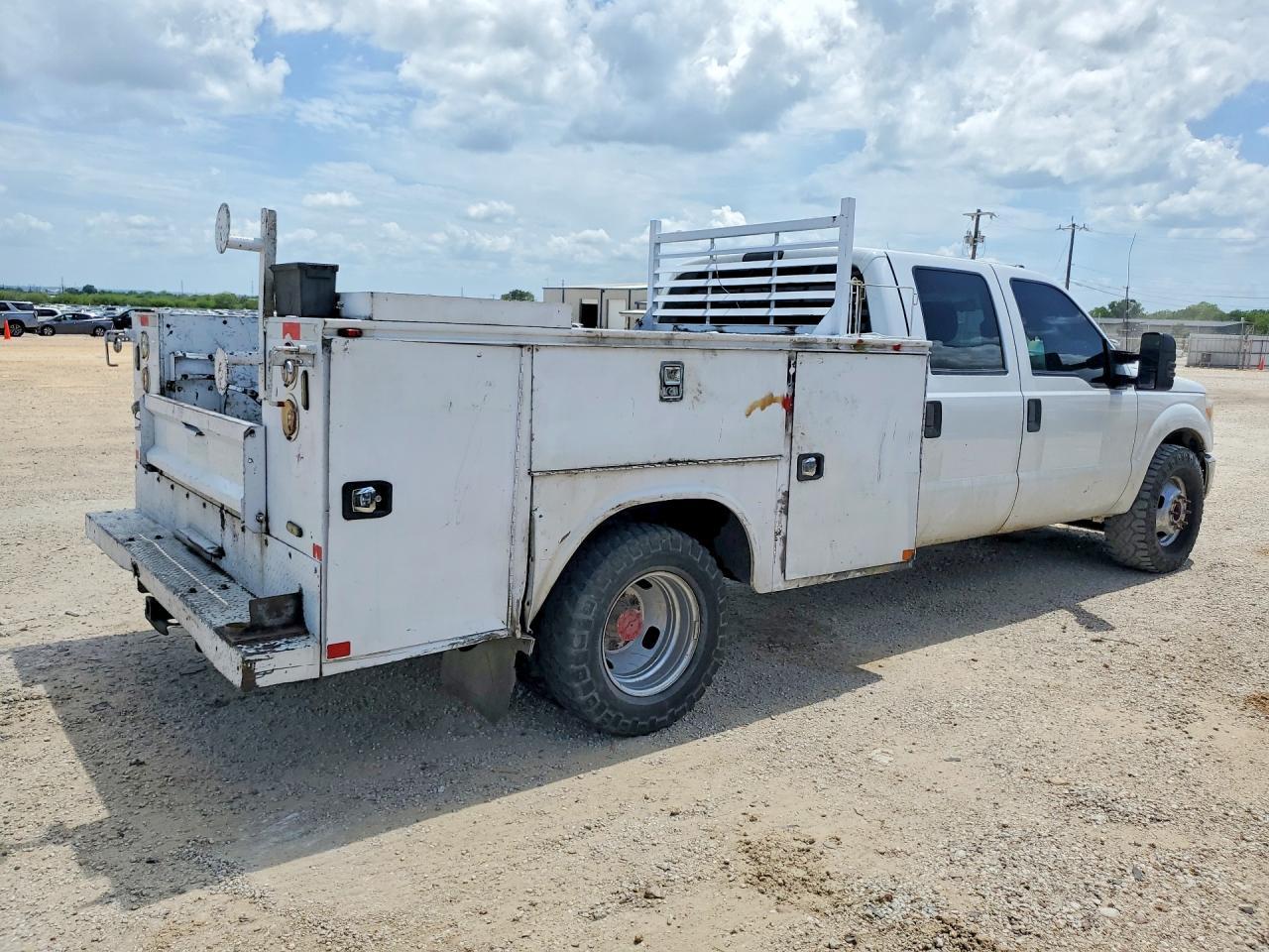 2016 Ford F350 Super Duty - Фото 3