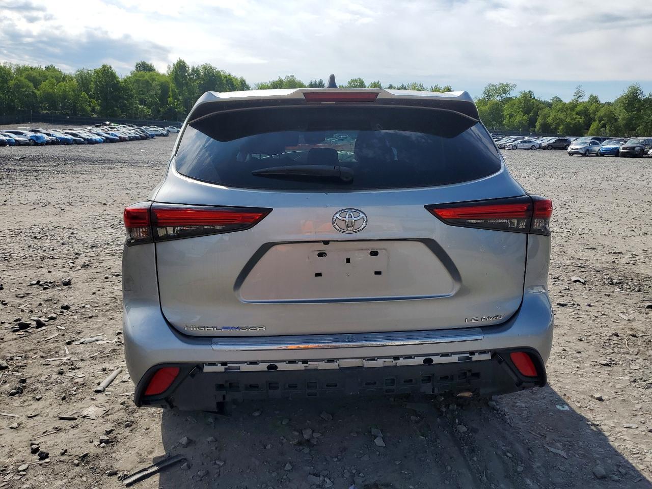 2022 Toyota Highlander Le - Image 6