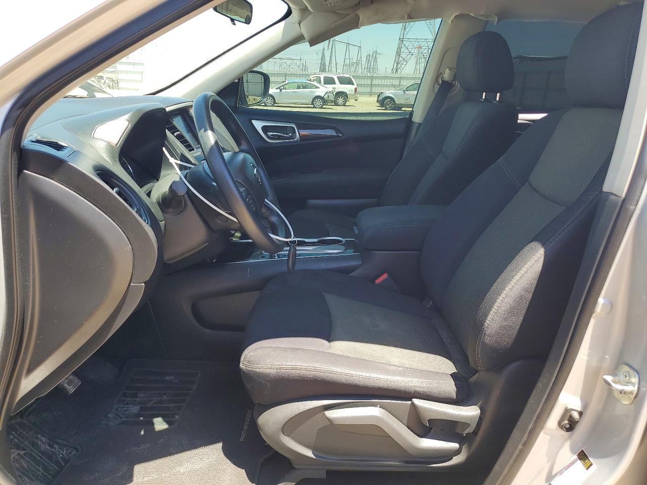 2017 Nissan Pathfinder S - Image 7