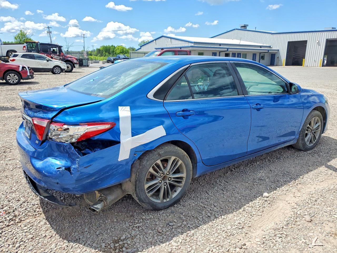 2017 Toyota Camry Se - Фото 3