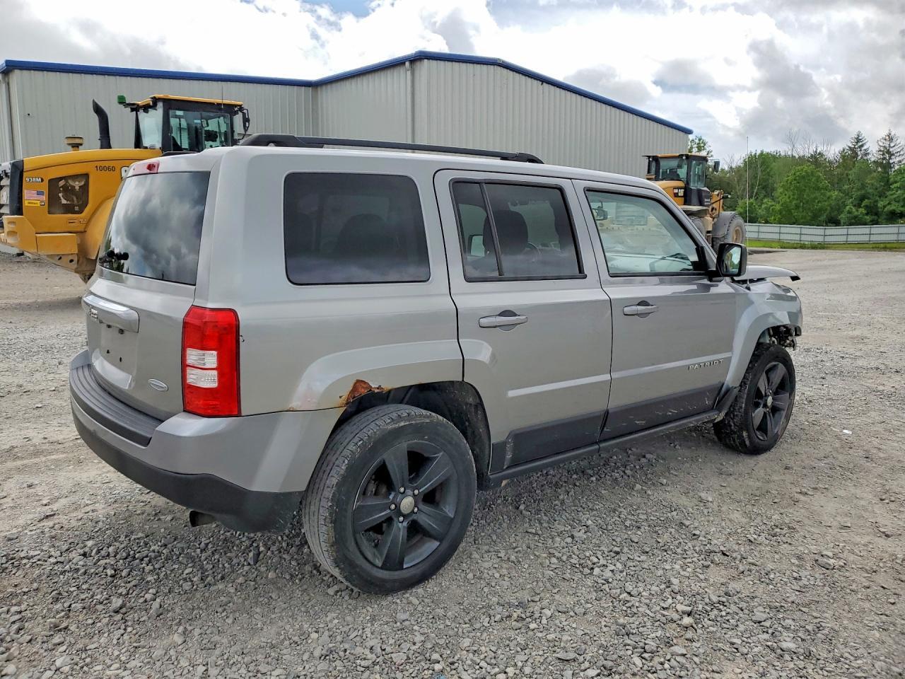 2016 Jeep Patriot Latitude - Фото 3