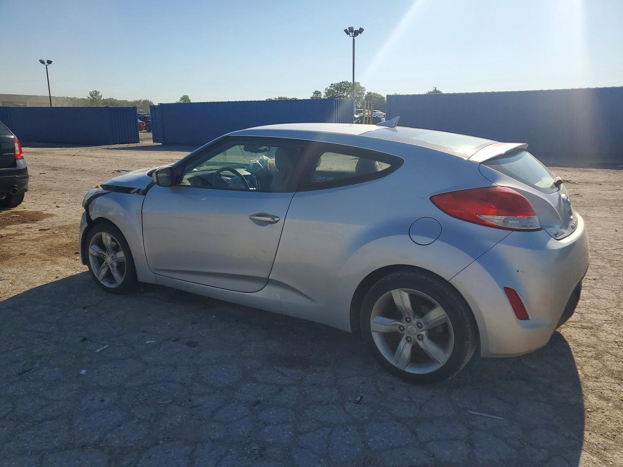 2012 Hyundai Veloster Base - Image 2