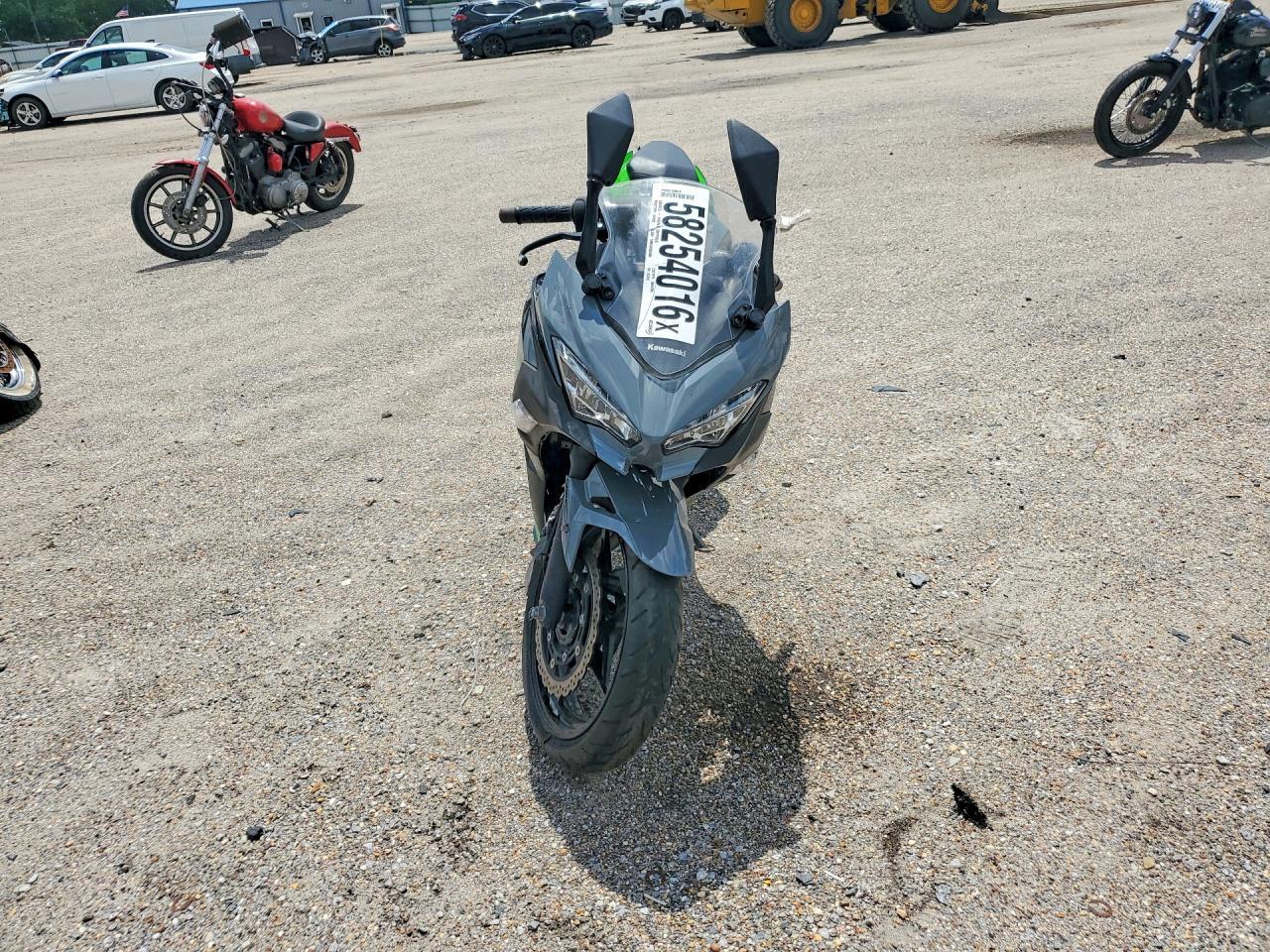 2019 Kawasaki Ex400 - Image 2