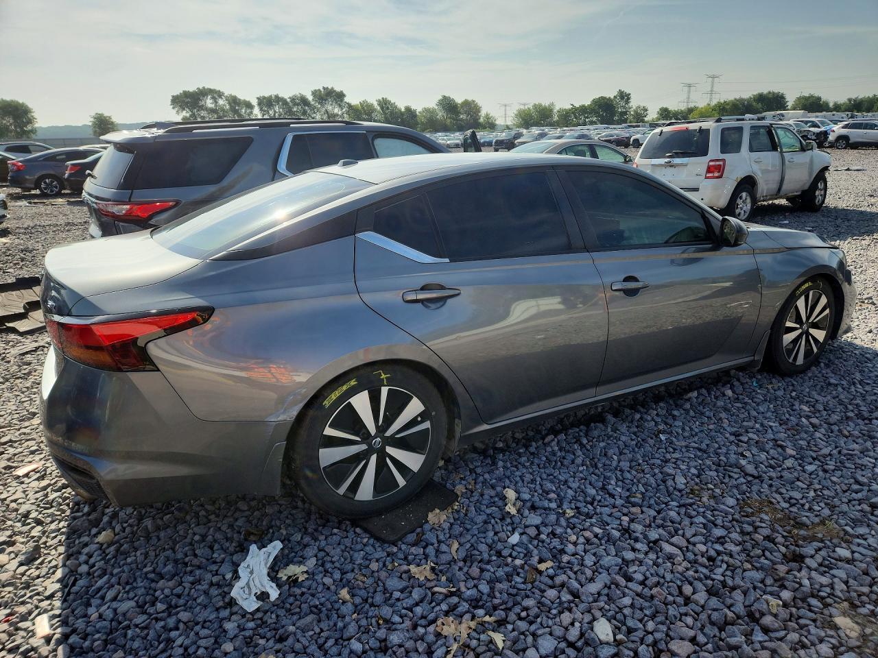 2021 Nissan Altima Sr - Фото 3