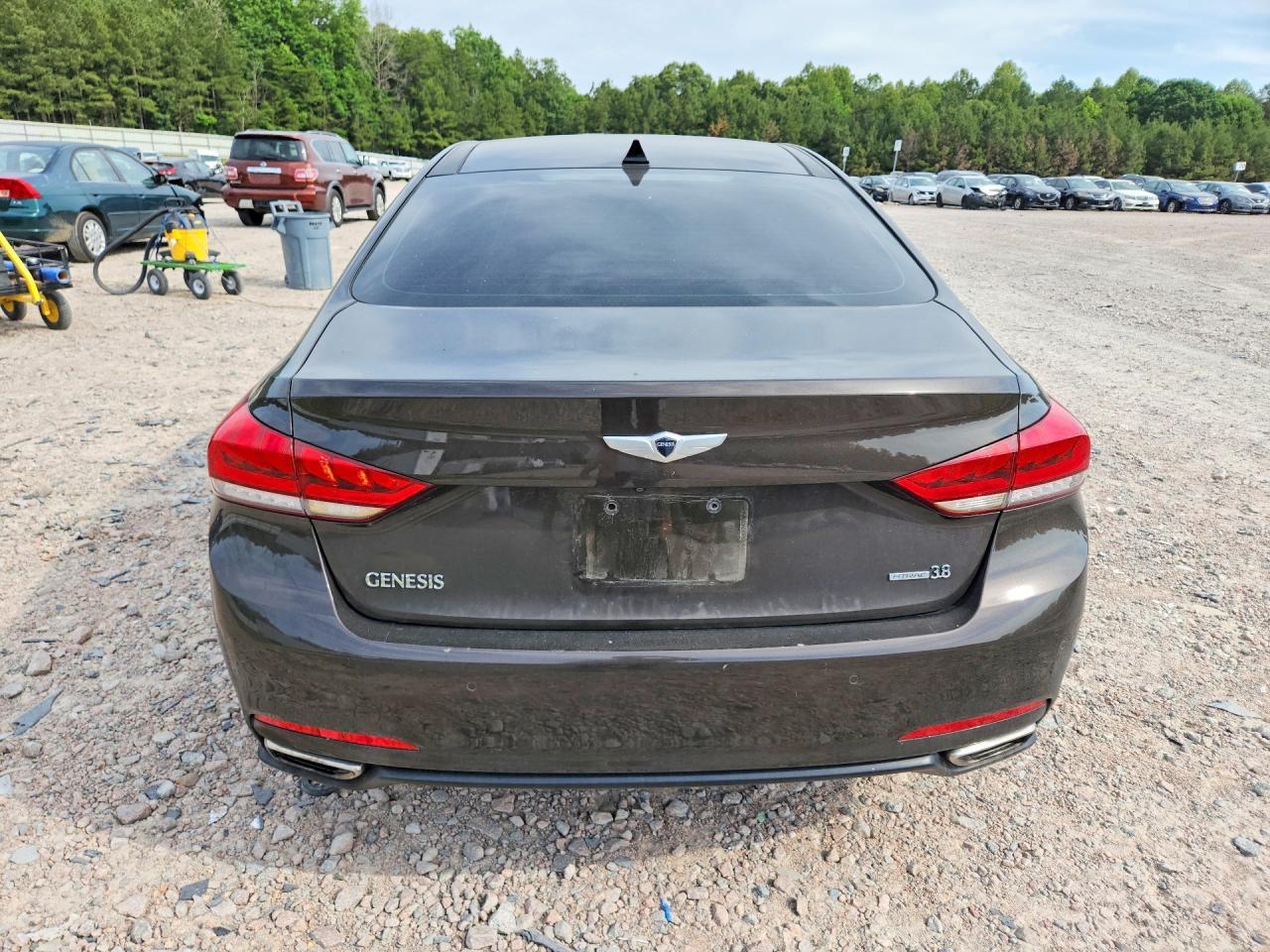 2015 Hyundai Genesis 3.8L - Фото 6
