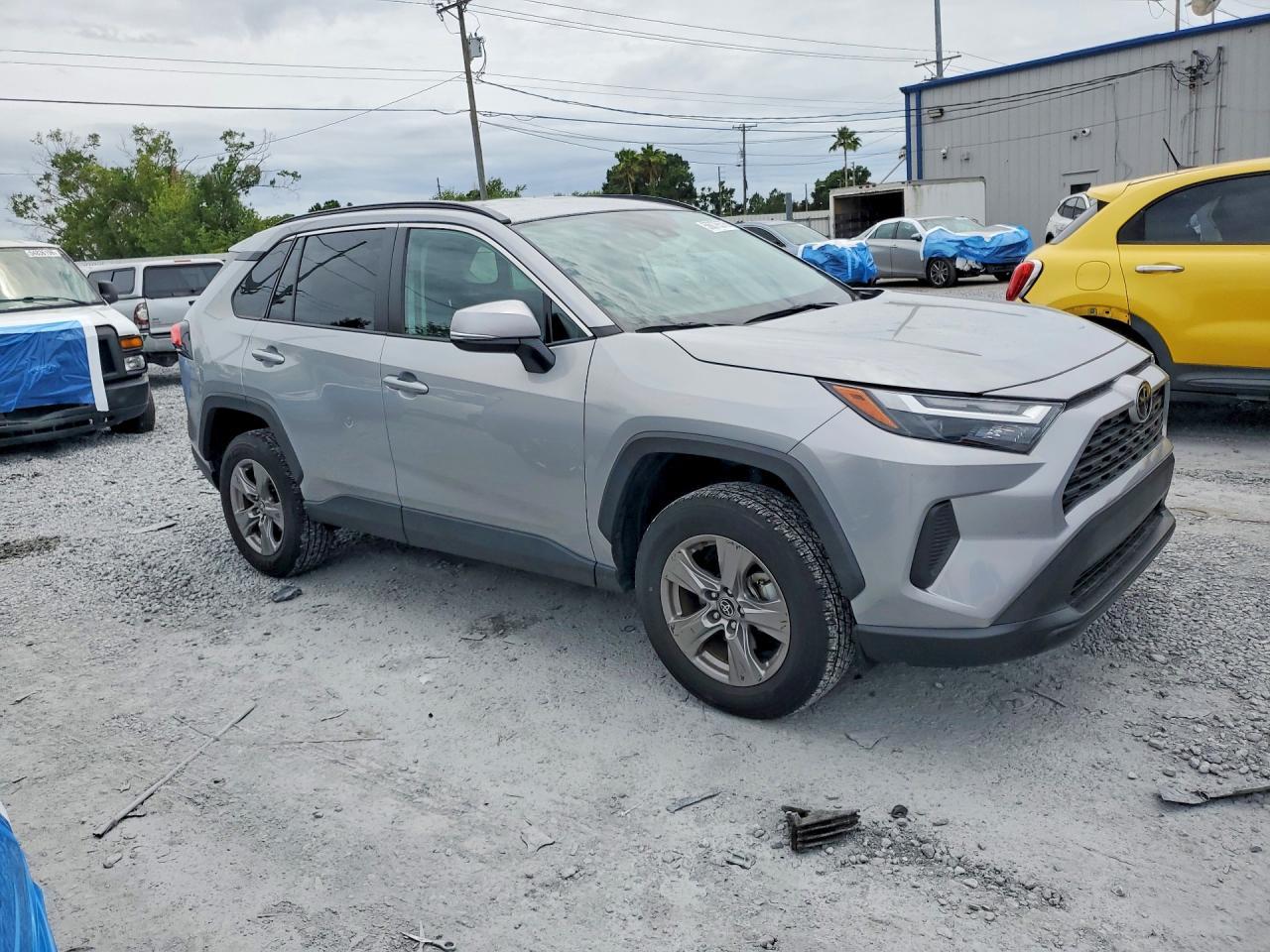 2024 Toyota Rav4 Xle - Image 4