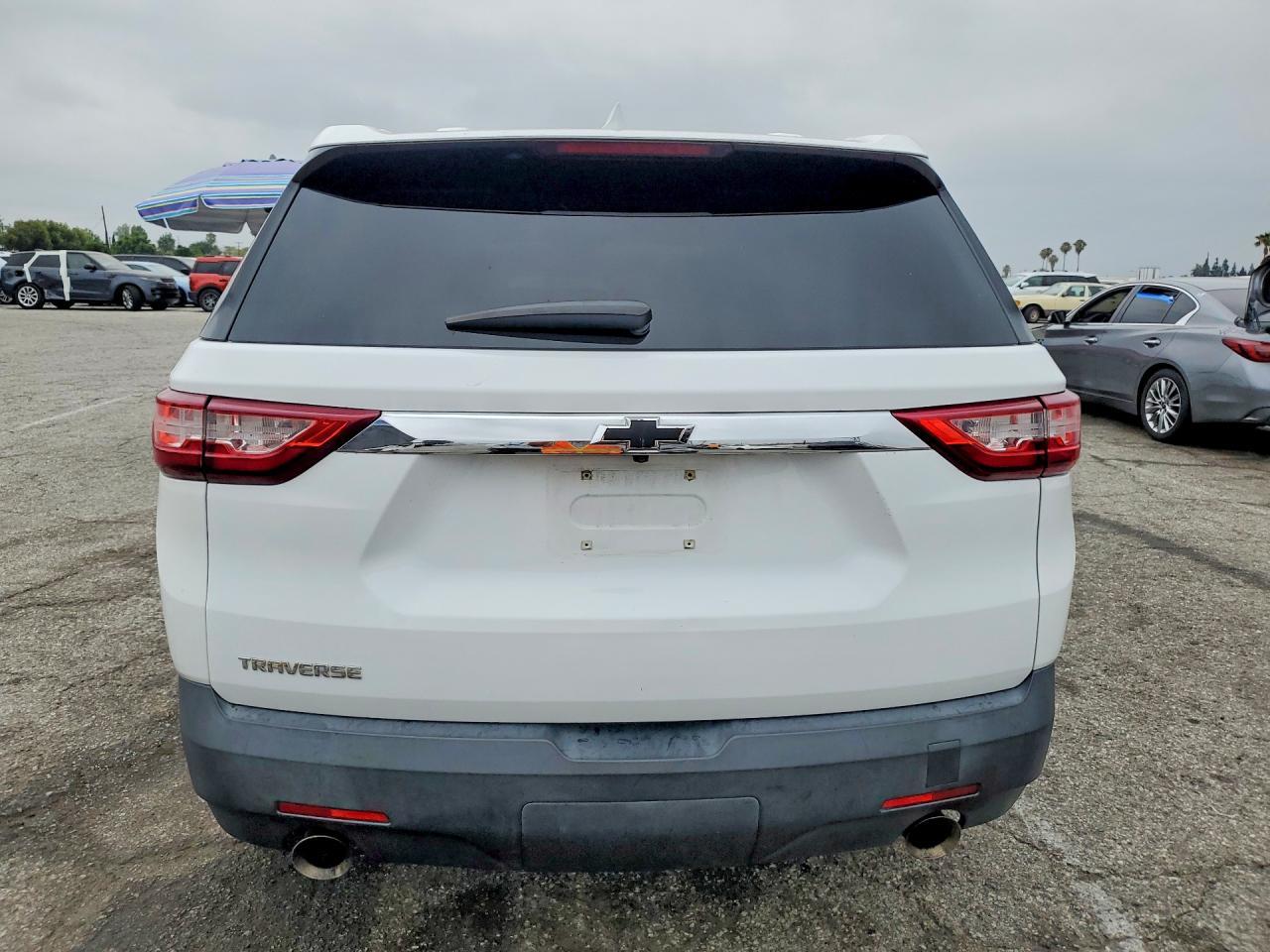 2018 Chevrolet Traverse Ls - Image 6