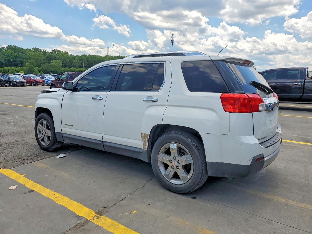 2012 GMC Terrain Slt - Image 2