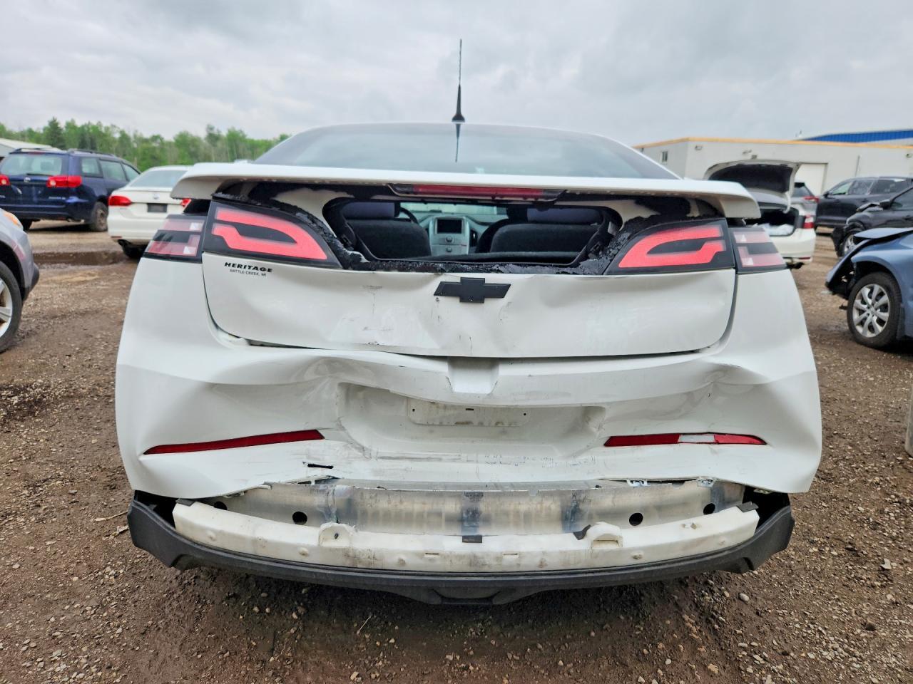 2013 Chevrolet Volt - Image 6