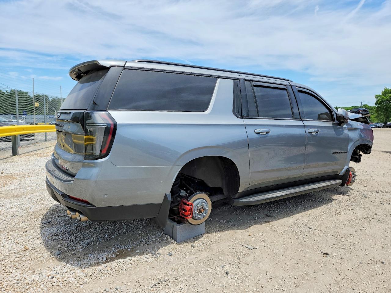 2026 Chevrolet Suburban K1500 Rst - Image 3