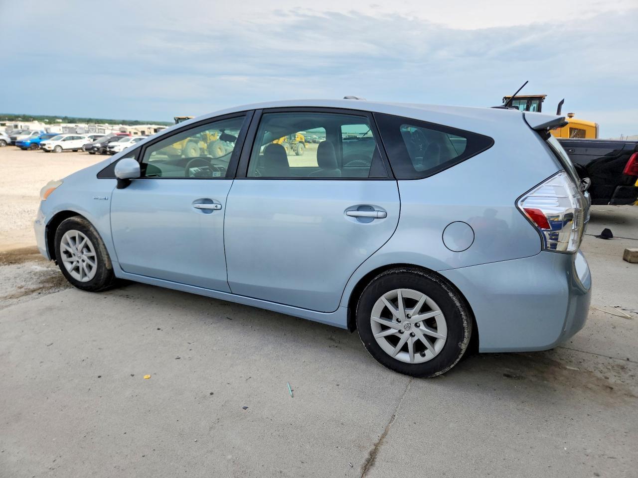 2013 Toyota Prius V Three - Image 2