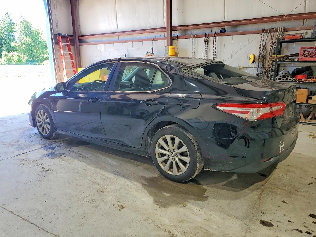 2018 Toyota Camry Le - Image 2